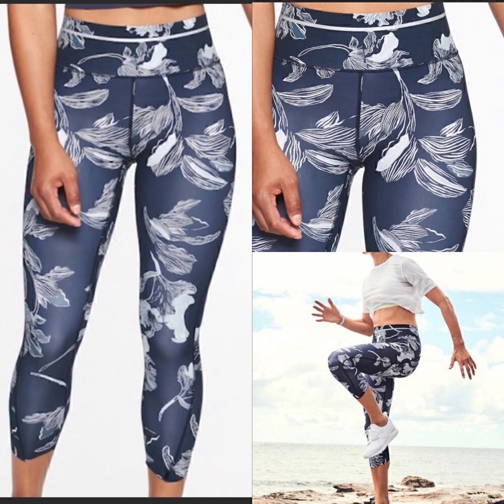Athleta Floral Sonic Capri Size S blue